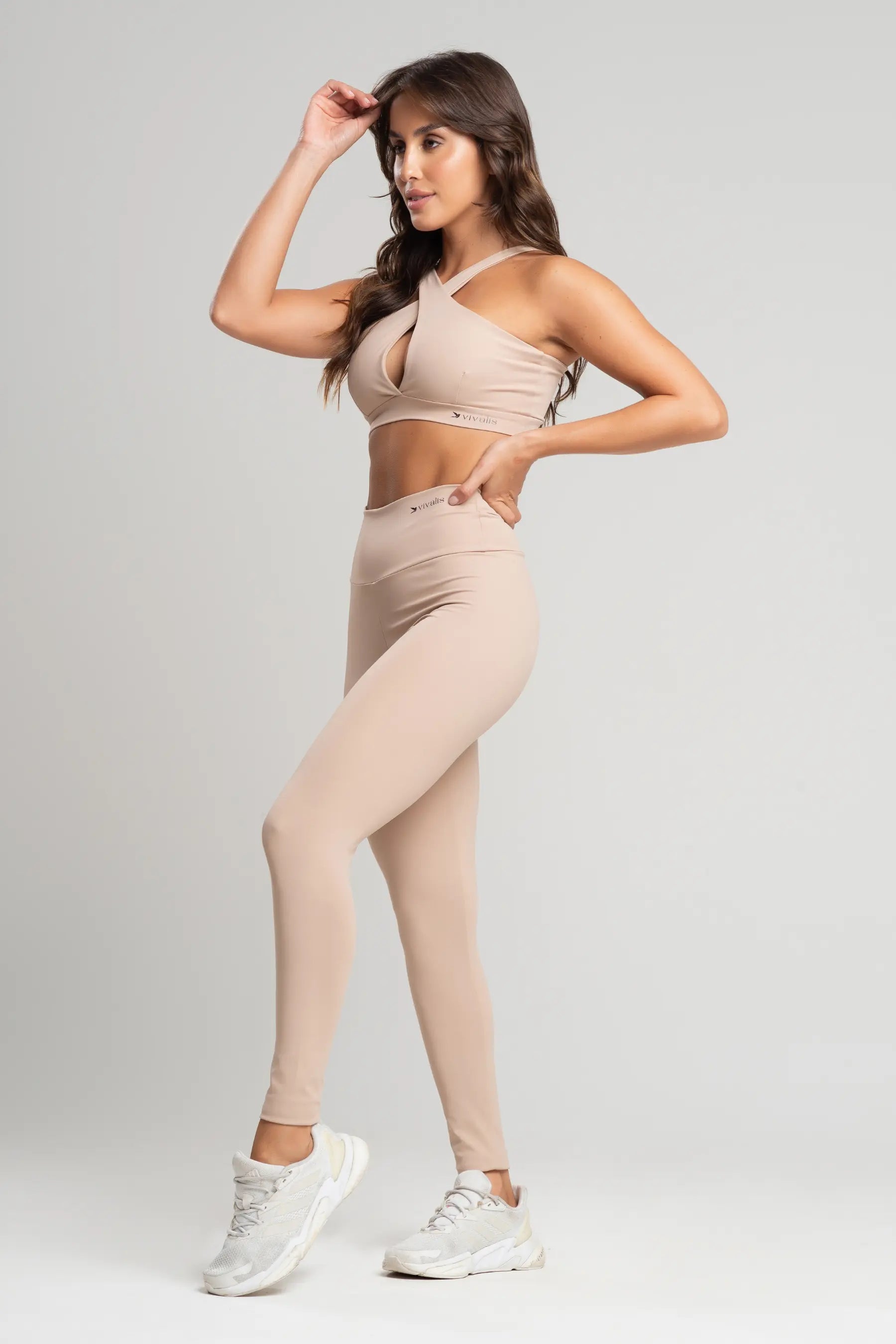 Conjunto fitness feminino flow com top e legging nude para academia
