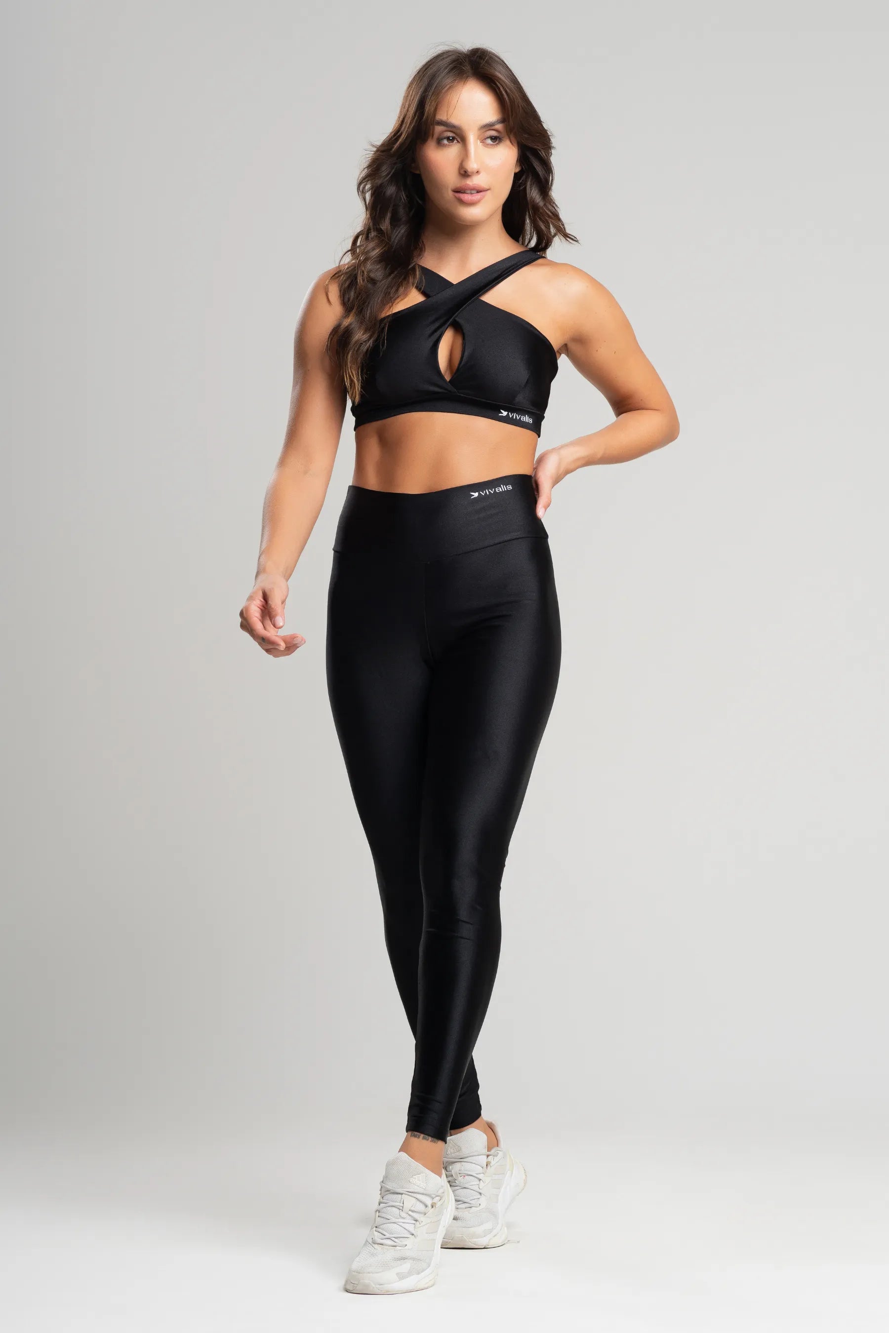 Conjunto fitness feminino flow com top e legging preto para academia
