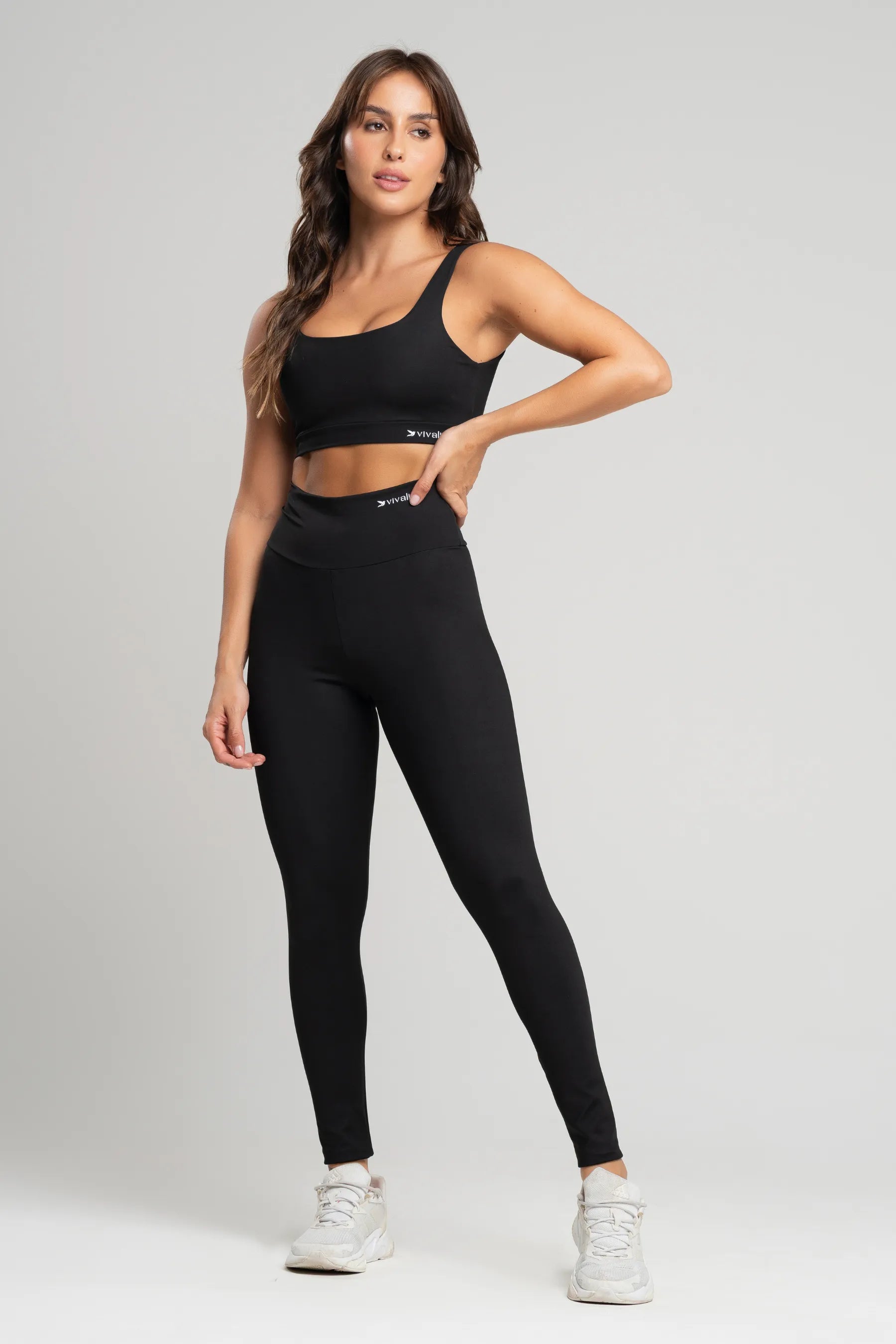 Conjunto fitness feminino balance com top e legging preto para academia