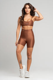 Conjunto fitness feminino brisa com top e shorts marrom canela para academia