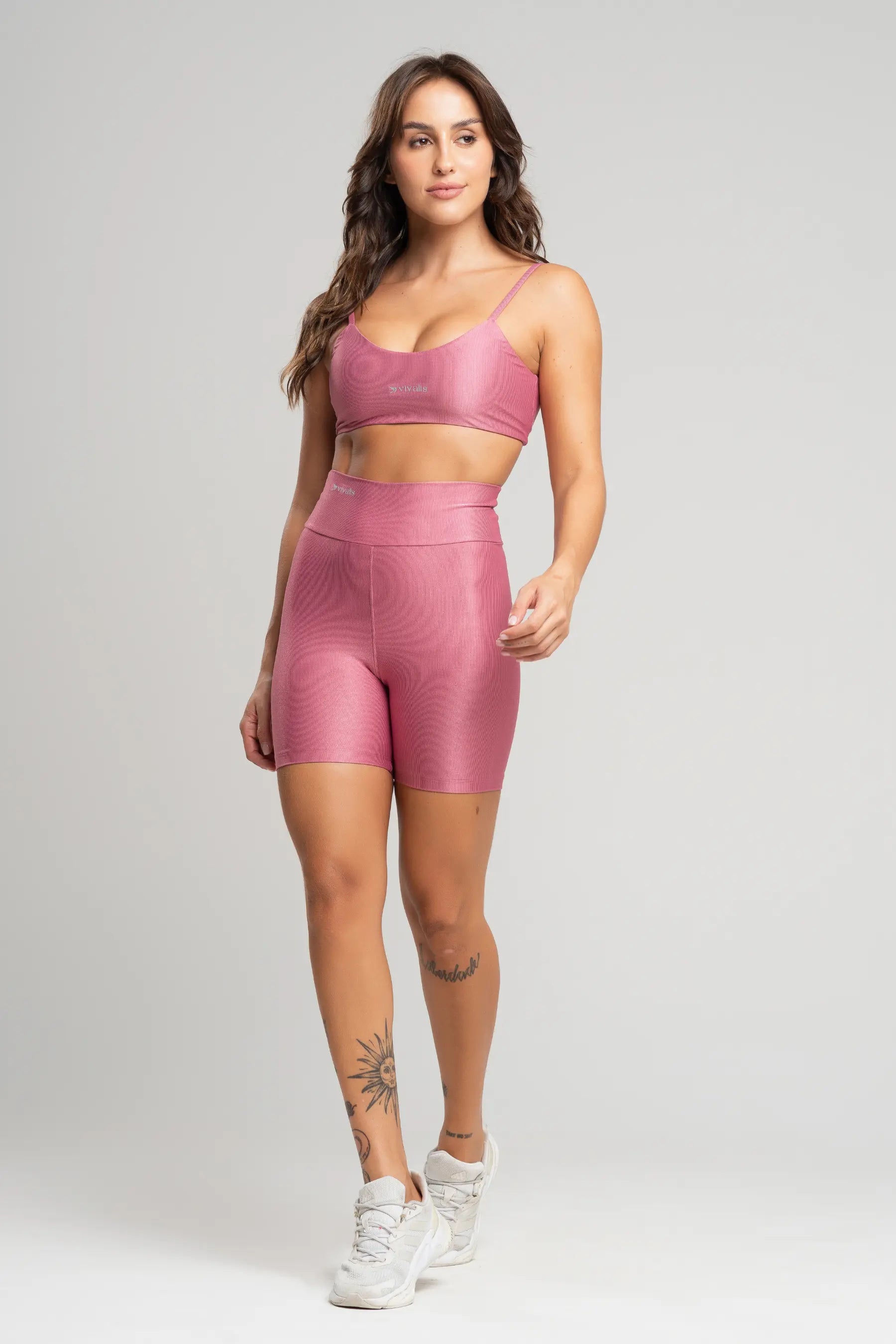 Conjunto fitness feminino brisa com top e shorts rosé para academia