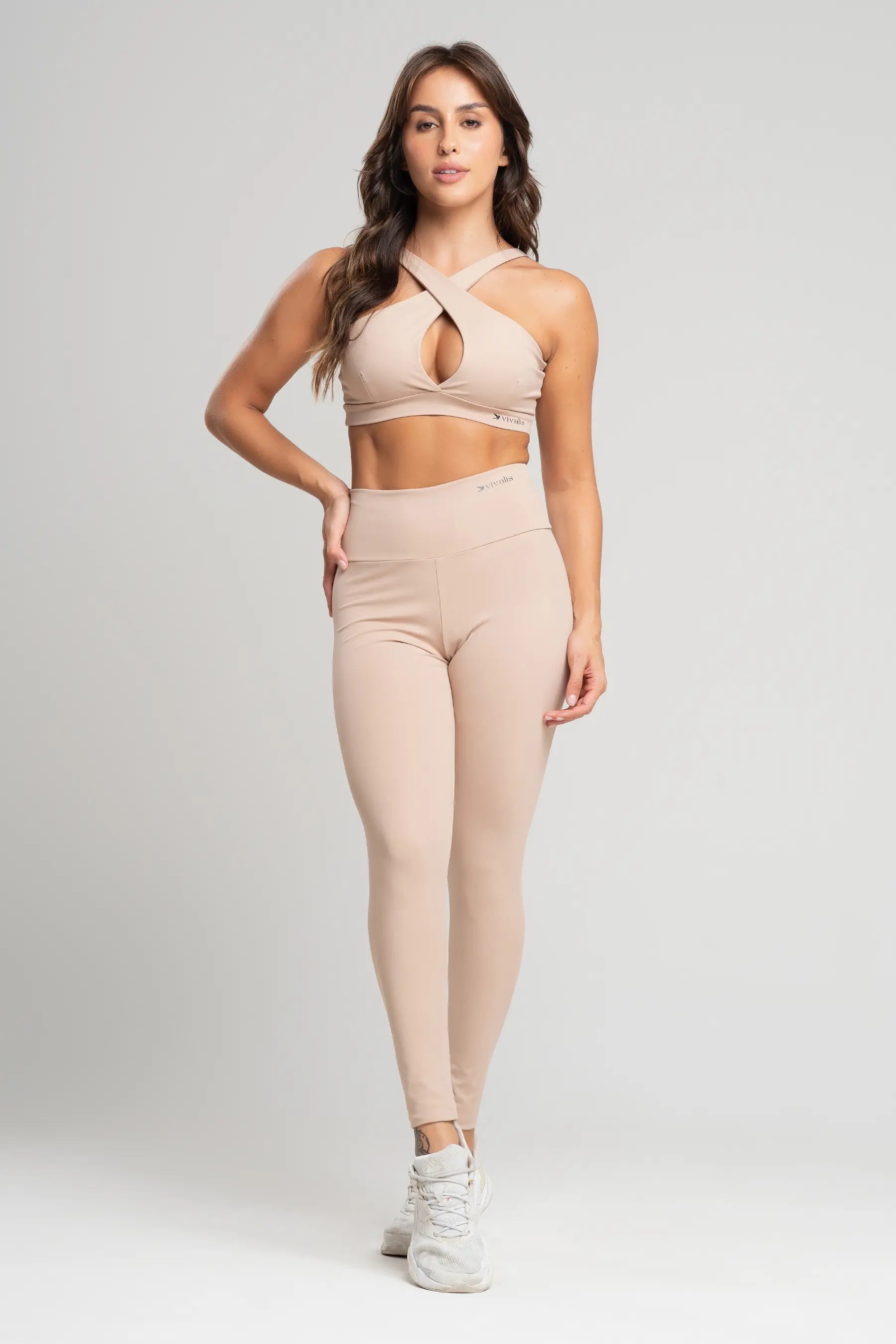 Conjunto fitness feminino flow com top e legging nude para academia