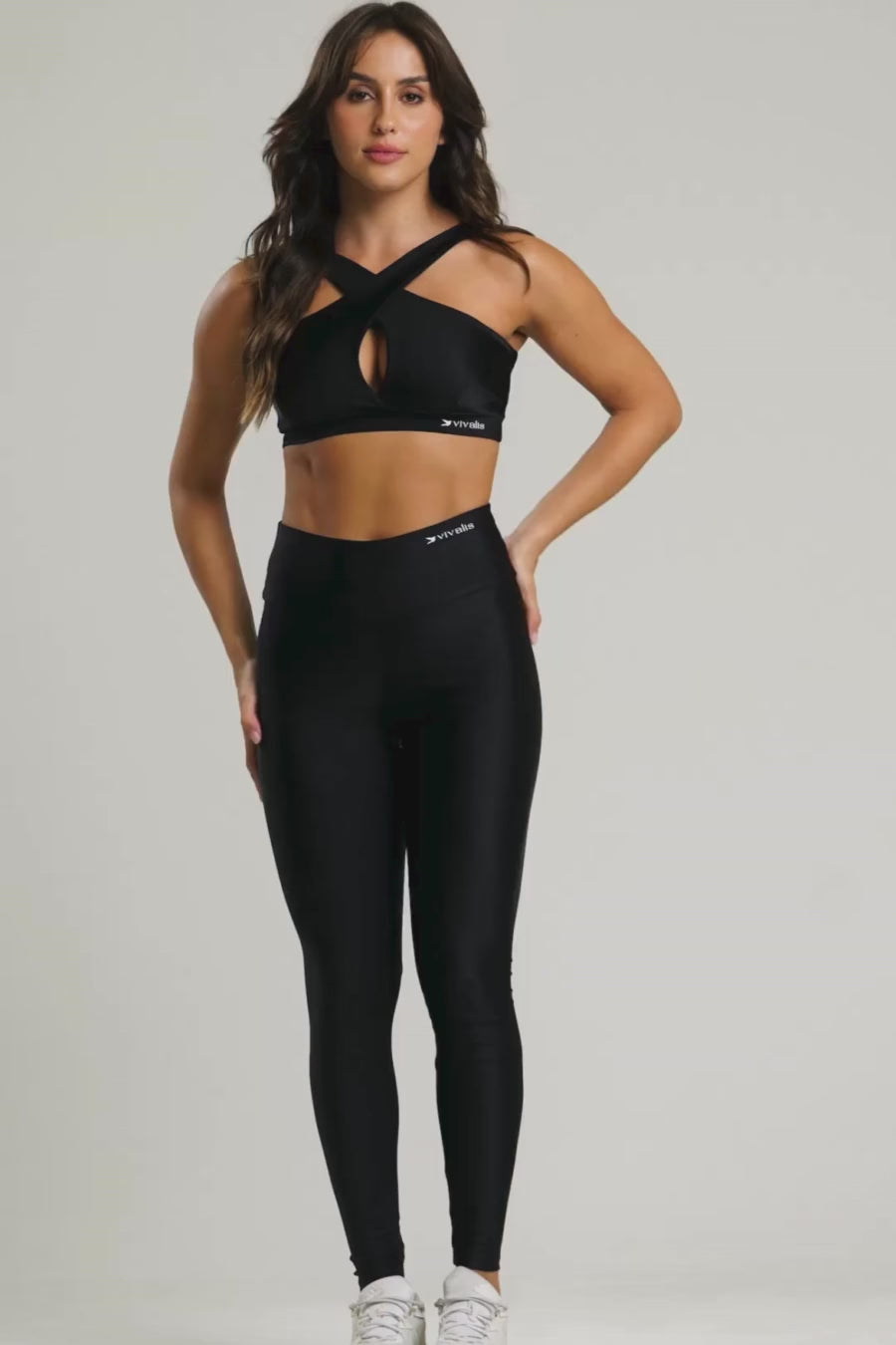 Conjunto fitness feminino flow com top e legging preto para academia