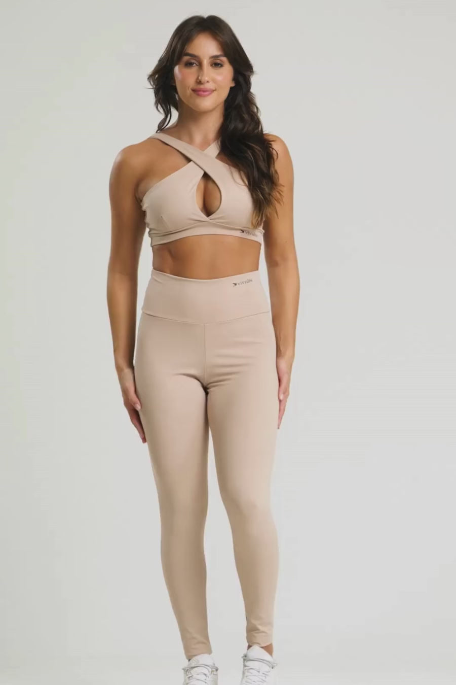 Conjunto fitness feminino flow com top e legging nude para academia