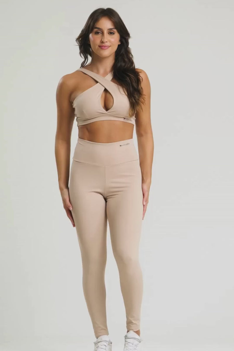 Conjunto fitness feminino flow com top e legging nude para academia